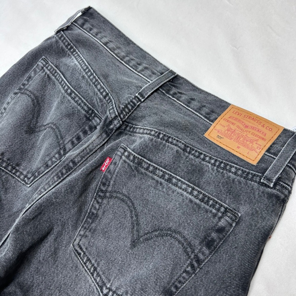 Levis Premium 501 Original Fit Jeans Mens 28x30 Washed Black Button Fly Denim - Picture 1 of 12